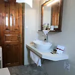 Amalthia Traditional Guest house 3*