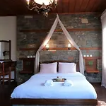 Amalthia Traditional